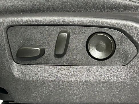 Used 2025 Chevrolet Tahoe LT AWD/4WD image 35
