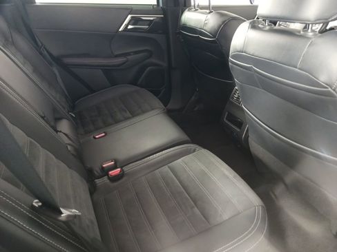 Used 2022 Mitsubishi Outlander SE FWD image 18