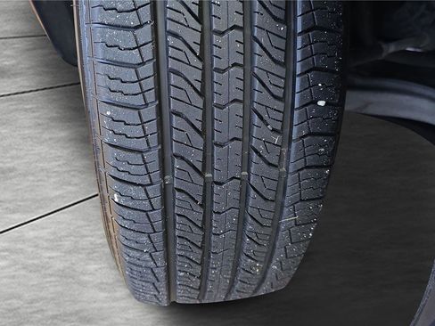 Used 2022 Chrysler Pacifica Limited image 32