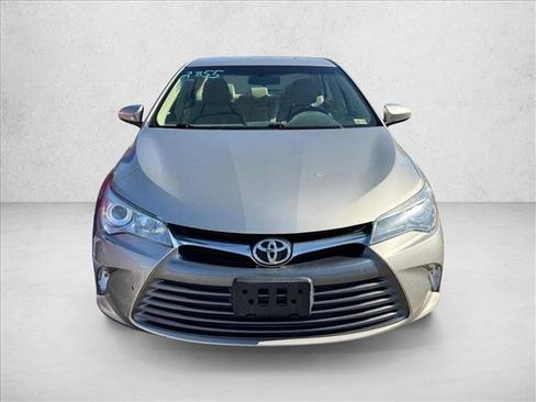 Used 2017 Toyota Camry LE FWD image 2