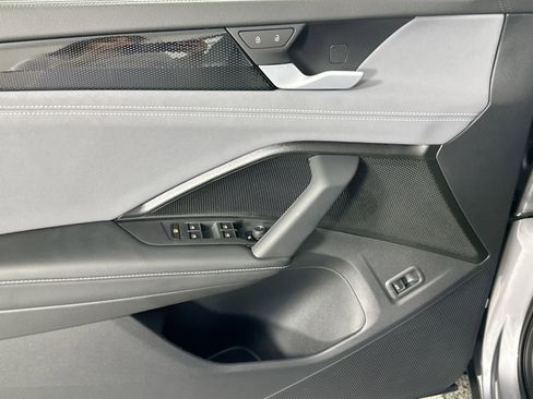 New 2025 Volkswagen Tiguan SE image 15