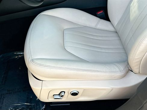 Used 2022 Maserati Levante GT image 19