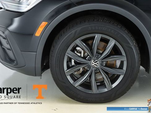 Used 2024 Volkswagen Tiguan SE image 42