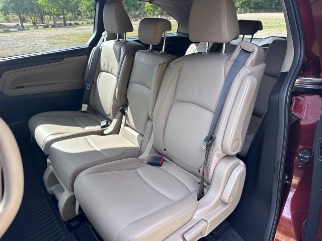 Used 2018 Honda Odyssey Touring image 14