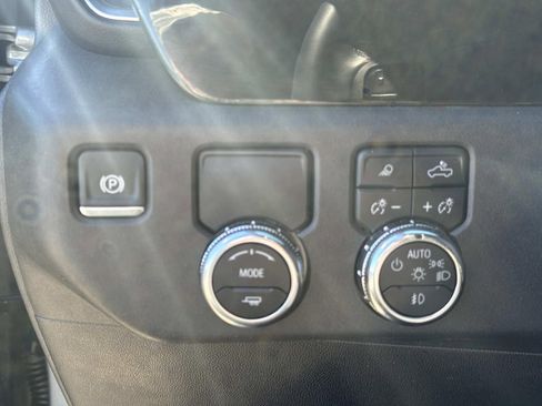 Used 2025 GMC Sierra 1500 SLT image 21