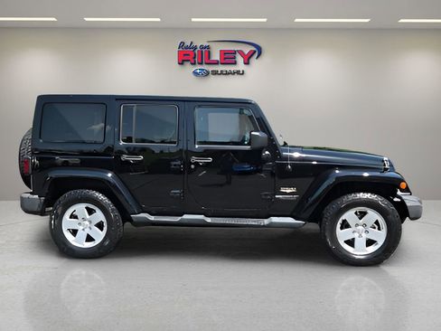 Used 2012 Jeep Wrangler Unlimited Sahara w/ Dual Top Group image 6