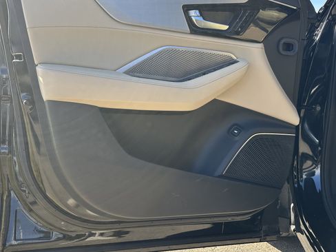 Used 2023 Acura MDX SH-AWD w/ Technology Package image 16