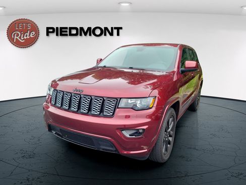 Used 2021 Jeep Grand Cherokee Laredo X RWD image 1