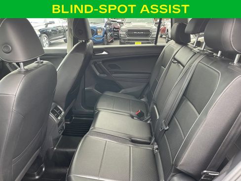 Used 2021 Volkswagen Tiguan SE w/ 3rd Row Seat Package AWD/4WD image 14