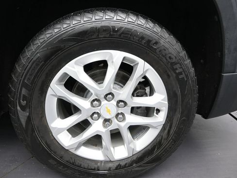 Used 2020 Chevrolet Traverse LT FWD image 10