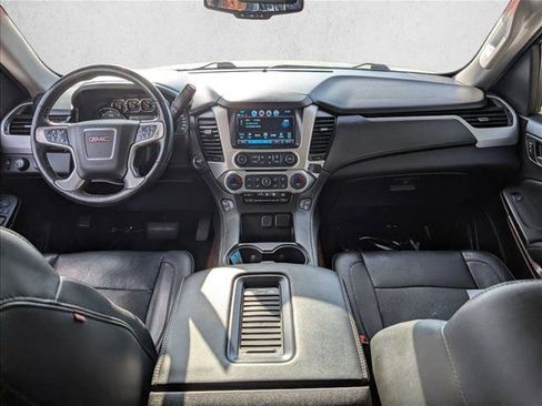 Used 2017 GMC Yukon SLT image 16