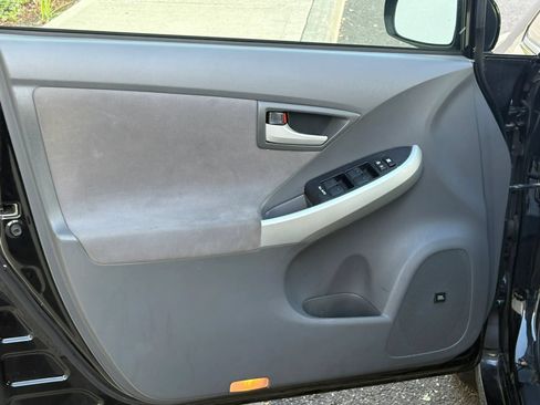 Used 2011 Toyota Prius Three w/ Navigation Pkg FWD image 12