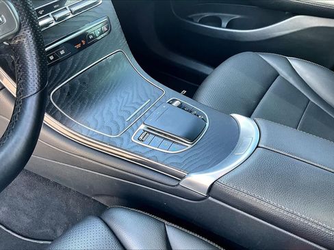 Used 2021 Mercedes-Benz GLC 300 image 17