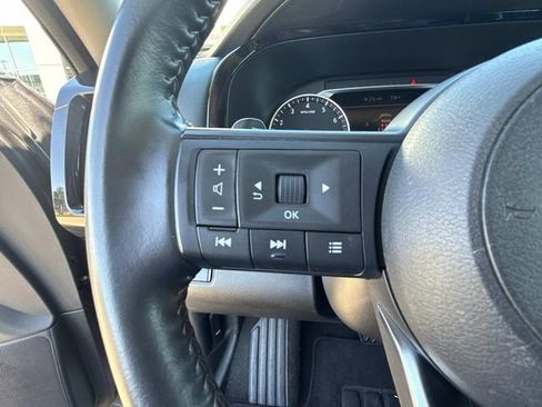 Used 2024 Nissan Pathfinder SV FWD image 30