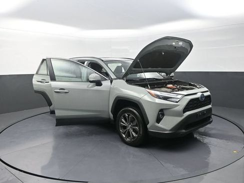 Certified 2023 Toyota RAV4 XLE Premium AWD/4WD image 39