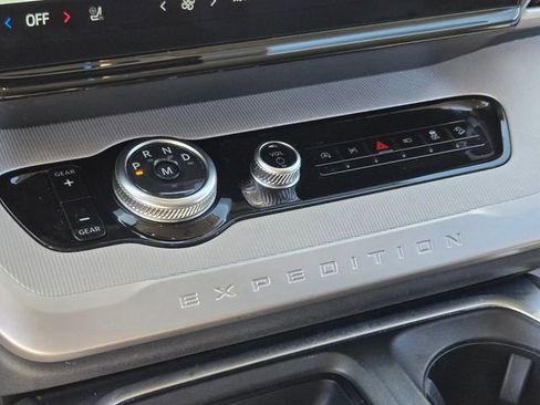 Used 2025 Ford Expedition Max Active AWD/4WD image 27