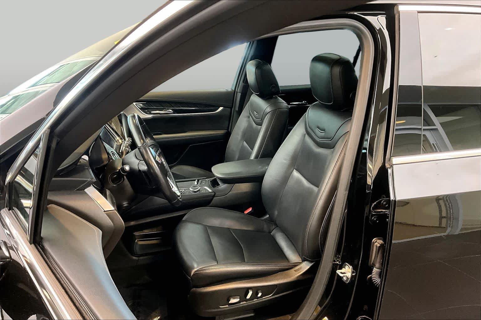 Used 2024 Cadillac XT6 Premium Luxury FWD image 8