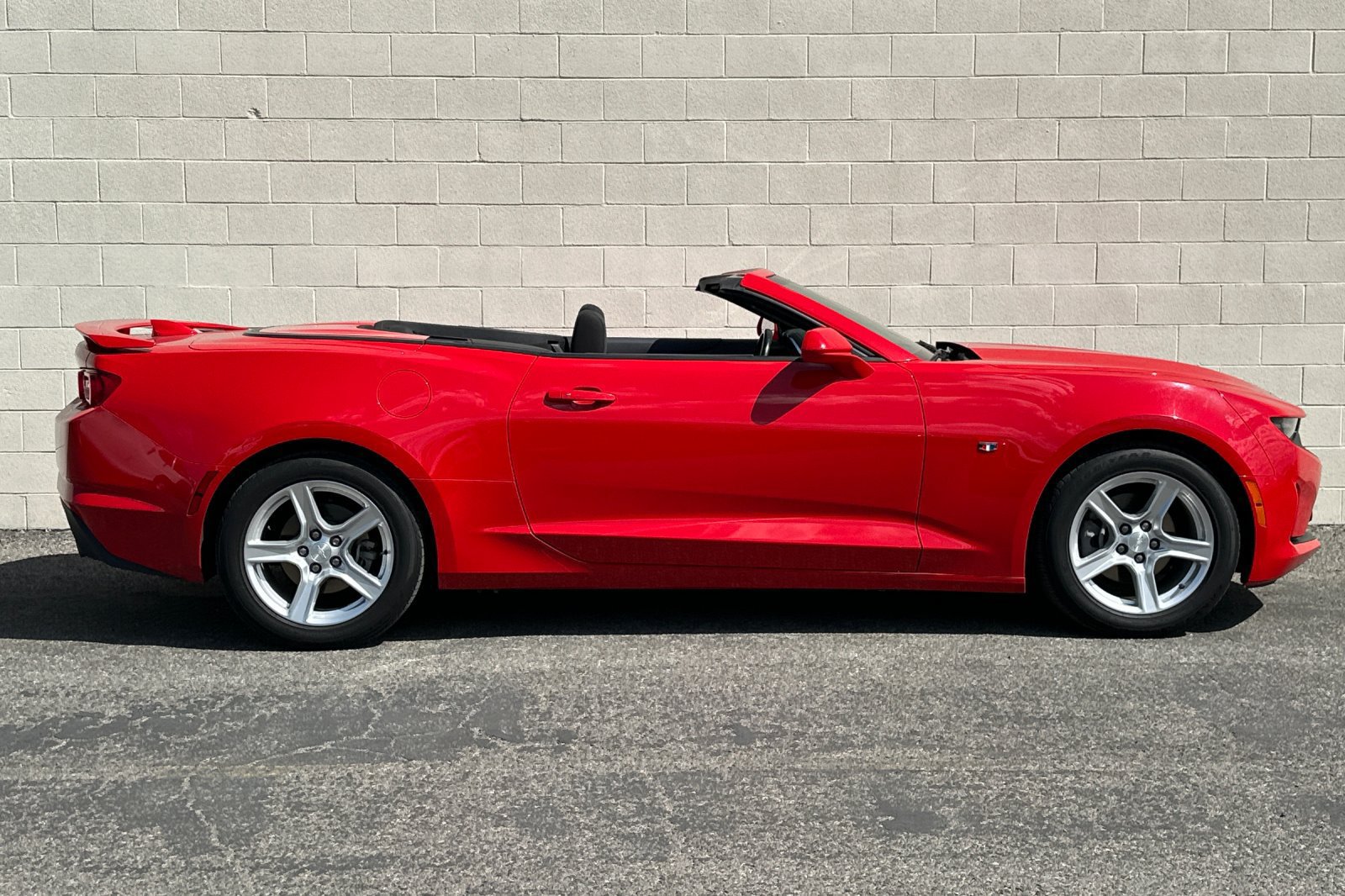 Certified 2023 Chevrolet Camaro LT RWD image 3