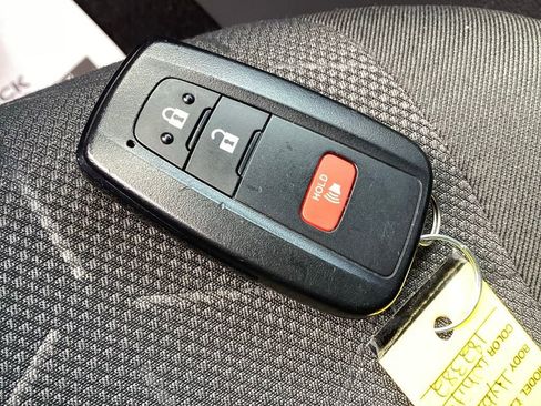 Used 2025 Toyota RAV4 XLE image 26