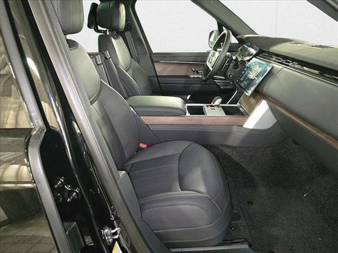 New 2025 Land Rover Range Rover SE image 10