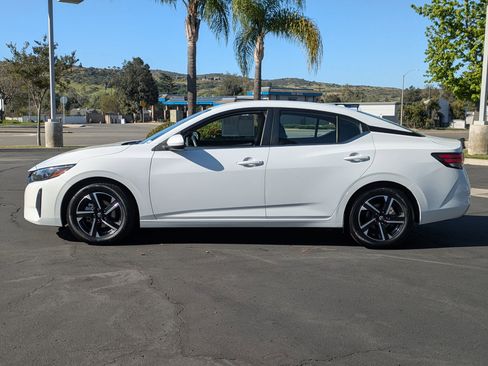 Used 2025 Nissan Sentra SV image 5