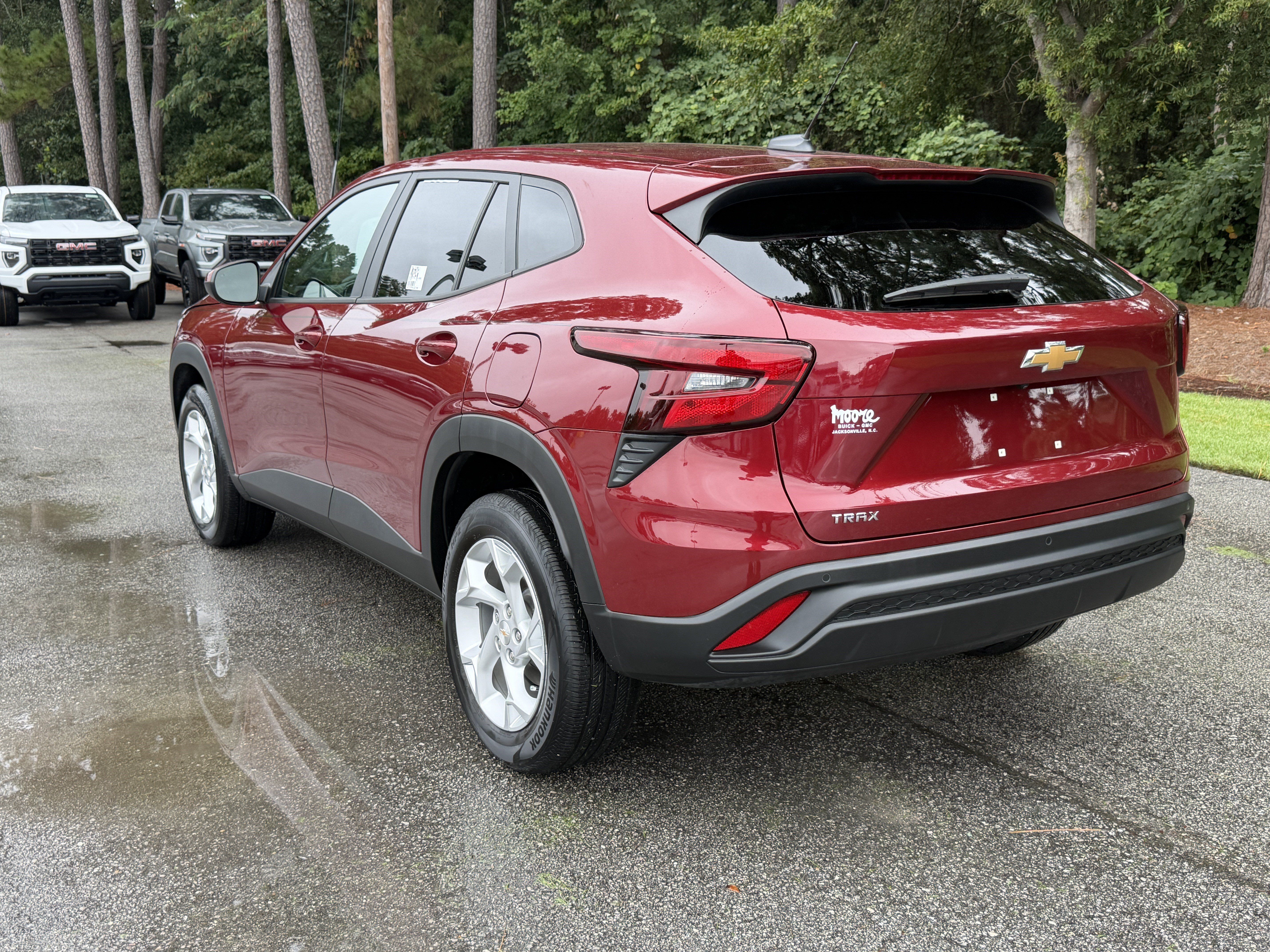 Used 2025 Chevrolet Trax LS w/ LS Convenience Package FWD image 32