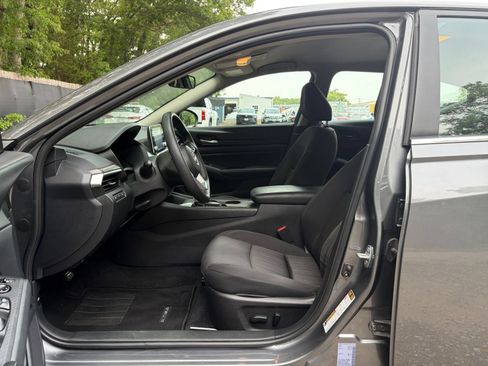 Used 2025 Nissan Altima 2.5 SV FWD image 27