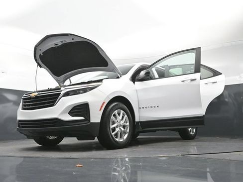 Used 2024 Chevrolet Equinox LS w/ LS Convenience Package FWD image 34