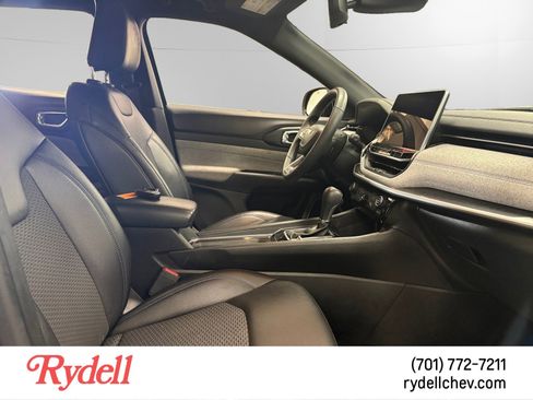 Used 2024 Jeep Compass Latitude image 16