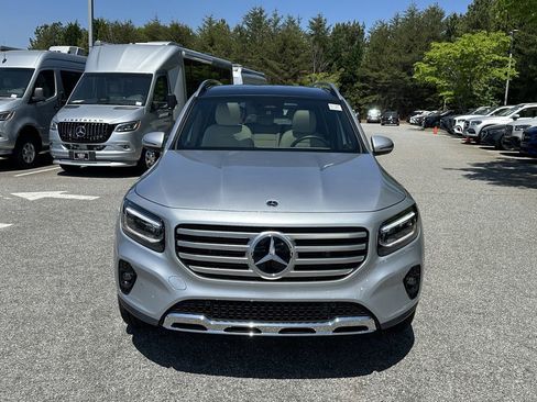 Certified 2025 Mercedes-Benz GLB 250 image 3