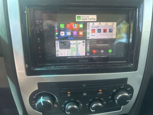 Used 2006 Chrysler 300 C w/ Navigation & Sound Group II RWD image 29