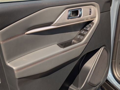 New 2026 Ford Explorer Active w/ Active Comfort Package image 17