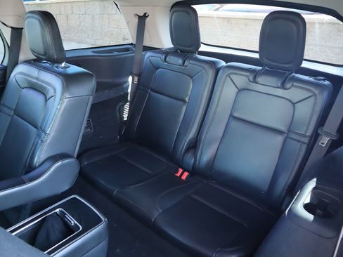 Used 2021 Lincoln Aviator Reserve w/ Equipment Group 208A RWD image 12