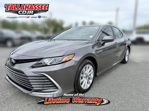 Used 2024 Toyota Camry LE FWD image 9