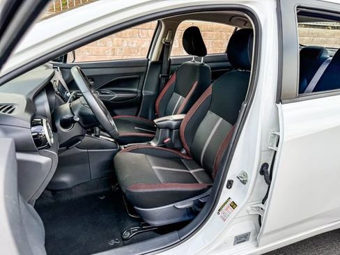 Used 2024 Nissan Versa SR FWD image 8