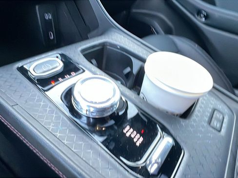 Used 2024 Jeep Wagoneer Launch Edition image 34