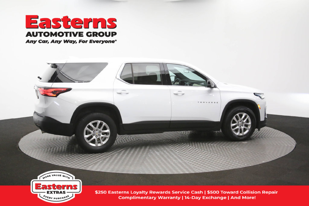 Used 2023 Chevrolet Traverse LS FWD image 42