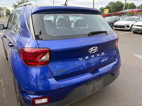 Certified 2023 Hyundai Venue Limited FWD image 8