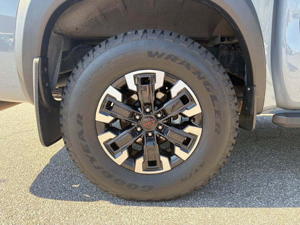 Used 2022 Nissan Frontier PRO-4X w/ Off-Road Protection Package AWD/4WD image 17