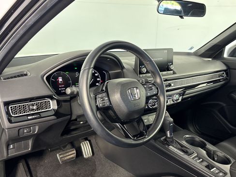 Used 2025 Honda Civic Sport image 4