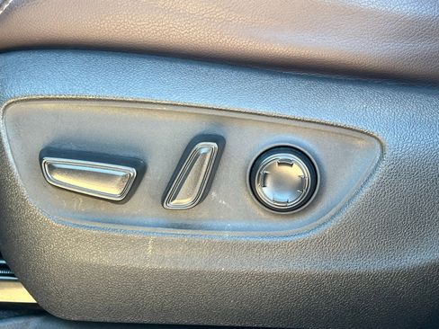 Used 2021 Toyota Sienna Platinum image 28