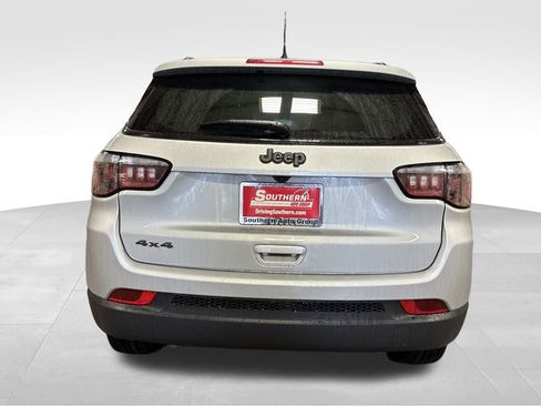 New 2025 Jeep Compass Latitude w/ Sun & Sound Group image 4