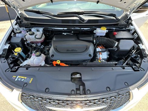 Used 2024 Chrysler Pacifica Limited FWD image 47
