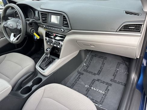 Used 2020 Hyundai Elantra SE image 11