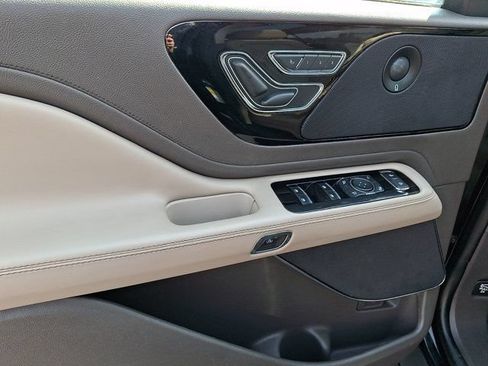 Used 2021 Lincoln Aviator Grand Touring w/ Elements Package Plus AWD/4WD image 16