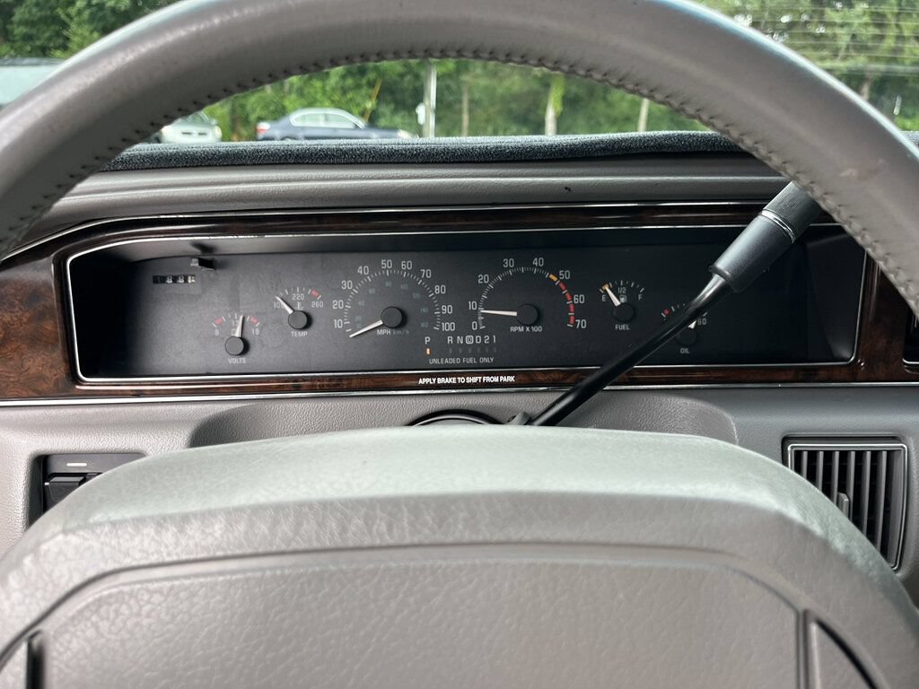 Used 1992 Buick Roadmaster Sedan RWD image 63