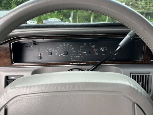 Used 1992 Buick Roadmaster Sedan RWD image 63