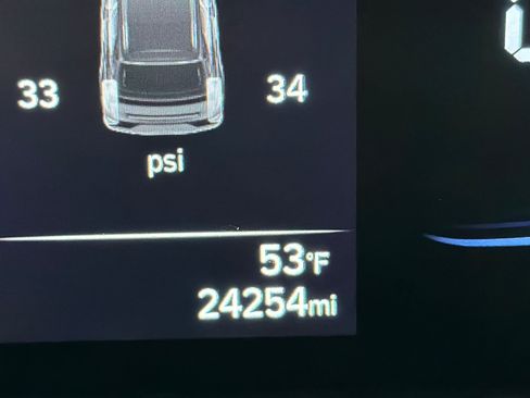 Certified 2023 Hyundai Venue SEL image 33