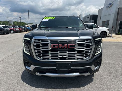 Used 2025 GMC Yukon Denali AWD/4WD image 2
