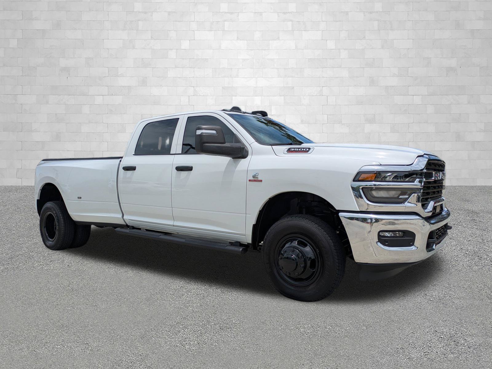Used 2026 RAM 3500 Tradesman AWD/4WD image 1